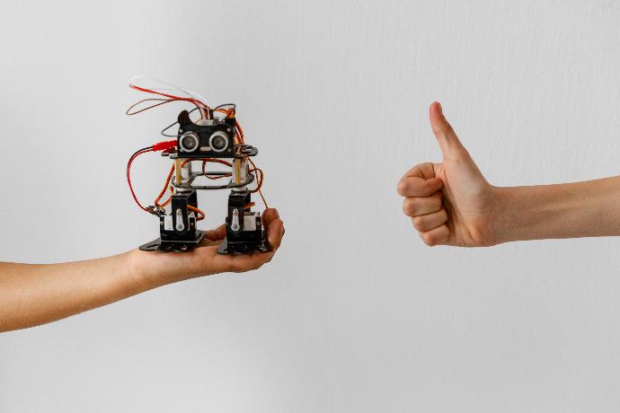 Beneficios de Integrar Robótica de Servicios Beneficios Robótica de Servicios