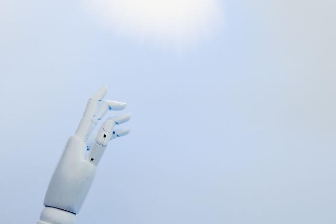 Para qué sirve la inteligencia artificial Mano diseñada con inteligencia artificial